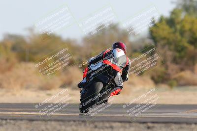 media/Dec-18-2022-SoCal Trackdays (Sun) [[8099a50955]]/Turn 7 Backside (1125am)/